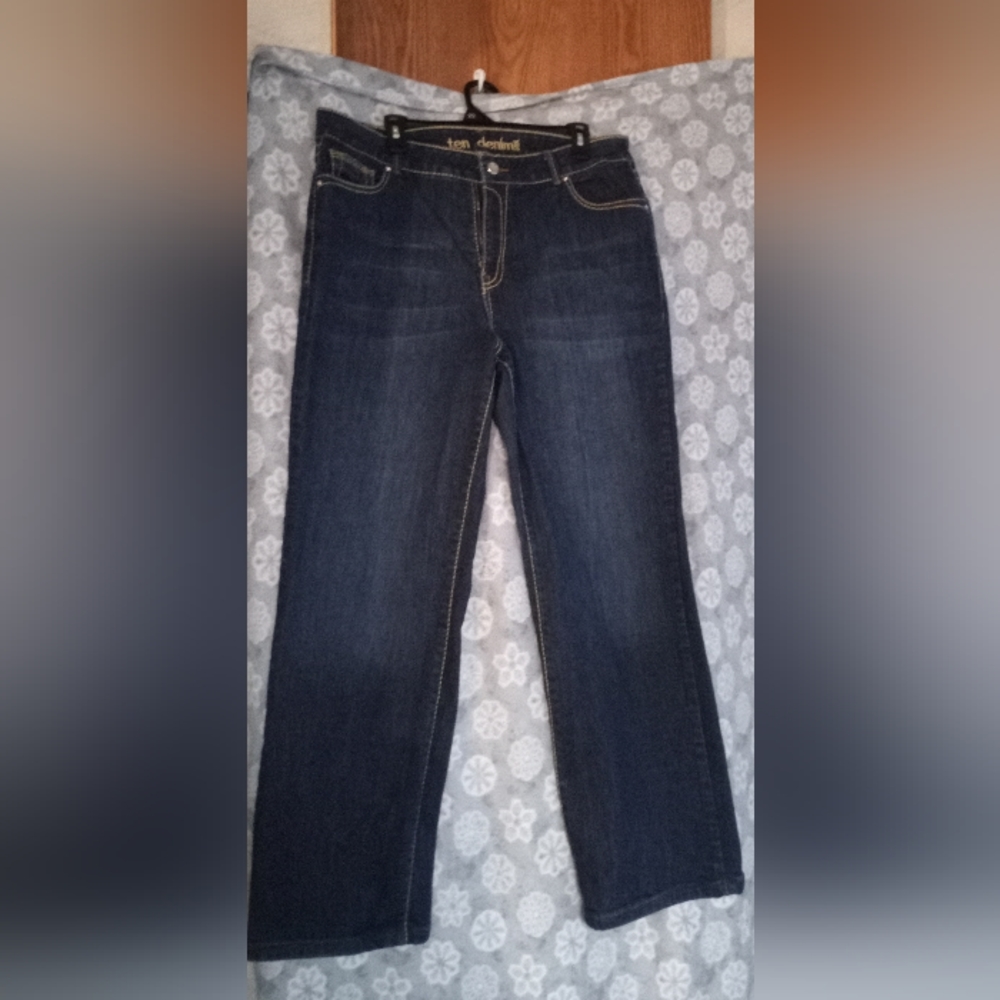Jeans - Picture 3 of 3